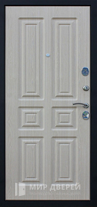 Металлическая дверь с МДФ для деревянного дома №55 - фото вид изнутри